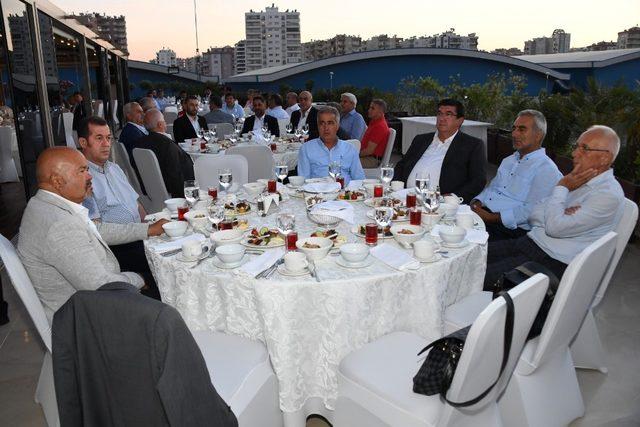 Başkan Seçer, Büyükşehir meclis üyeleriyle iftarda buluştu