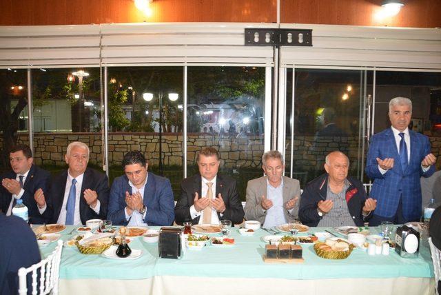 Aliağa, Foça ve Menemen esnafları iftarda buluştu