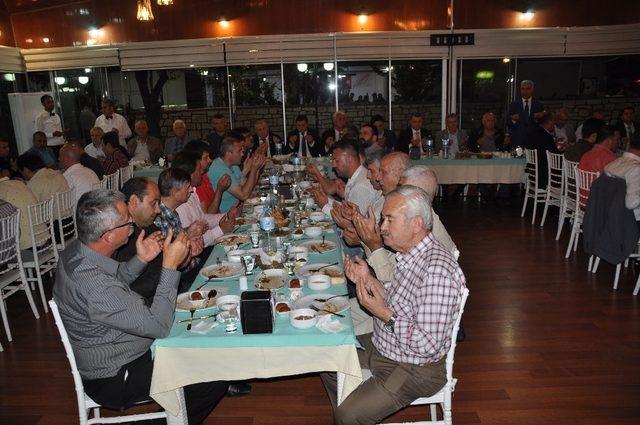 Aliağa, Foça ve Menemen esnafları iftarda buluştu