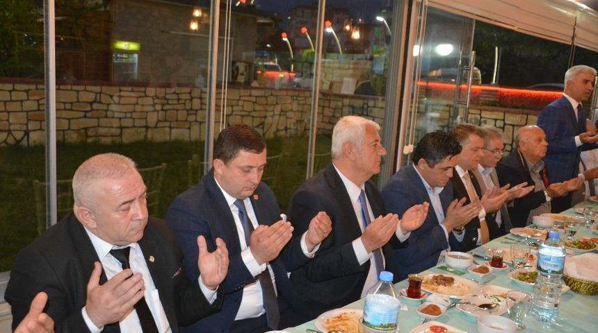 Aliağa, Fo&ccedil;a ve Menemen esnafları iftarda buluştu
