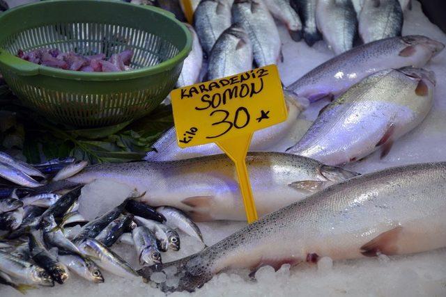 Sinop’ta Ramazan ayında balık fiyatları düştü