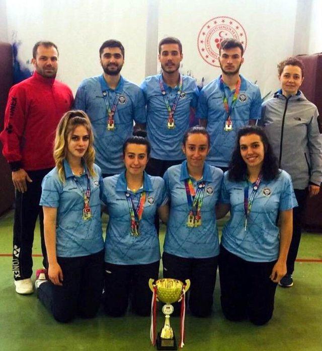 Erzincan Üniversitesi Badminton Takımı Türkiye Şampiyonu oldu