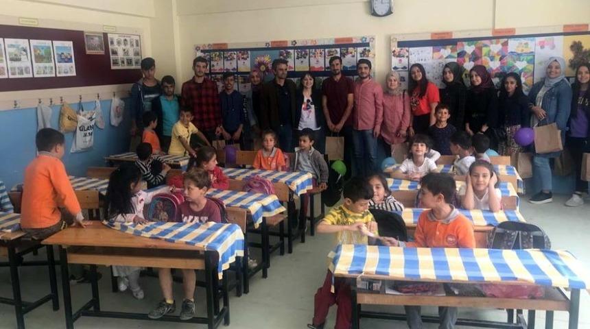 İslahiye İİBF &ouml;ğrencilerinden kardeş ilkokul ile kardeş &uuml;niversitesi projesi