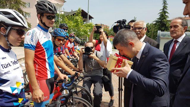 Selanik'ten alınan bayrak ve toprak Sapanca'da