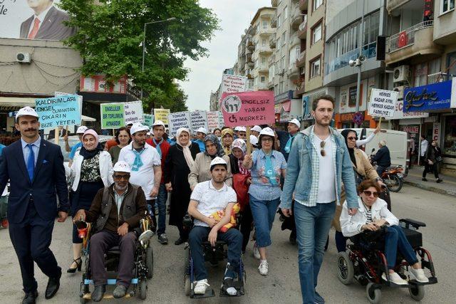 Engelliler Haftası’nda renkli kutlama