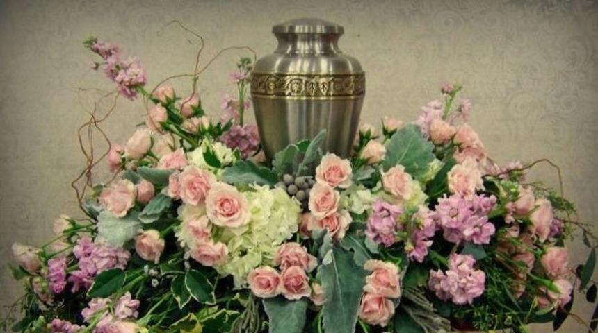 Ölen dedesinin küllerini klozete döktü! Hakim karşısına çıkacak