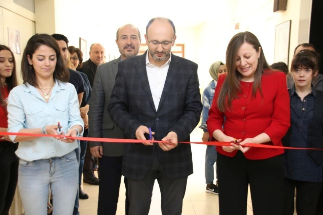 NEV&Uuml; Meslek Y&uuml;ksekokulundan 17.Geleneksel Grafik Tasarım Sergisi