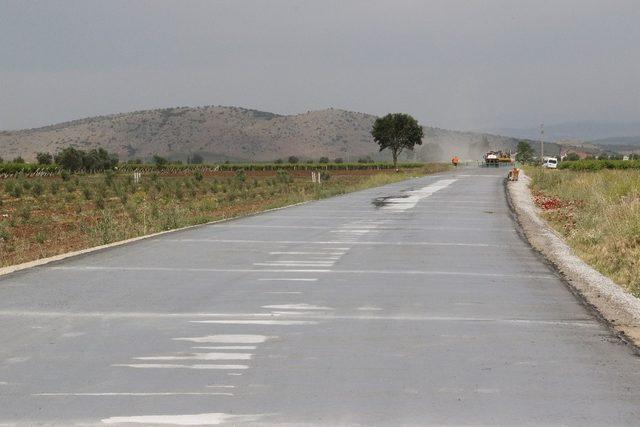 Manisa’da asfalta alternatif beton yol uygulaması