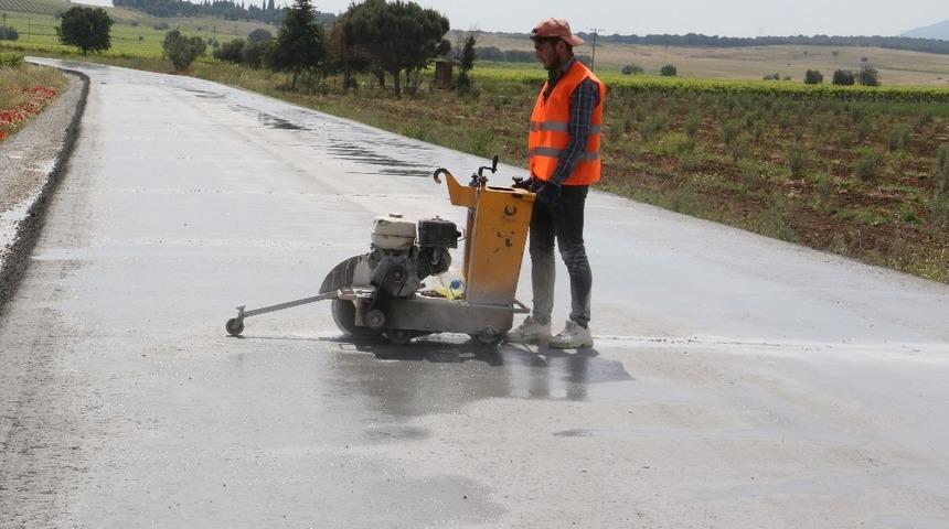 Manisa&rsquo;da asfalta alternatif beton yol uygulaması