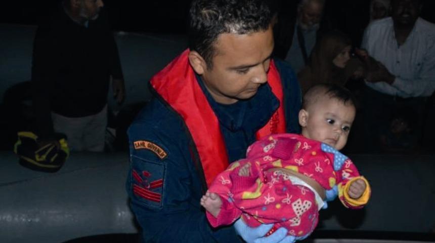 Kuşadası Körfezi’nde 28’i çocuk 58 kaçak göçmen kurtarıldı