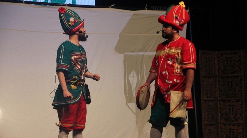 Fasl-ı Şahane&rsquo;de Hacivat-Karag&ouml;z g&ouml;sterisi