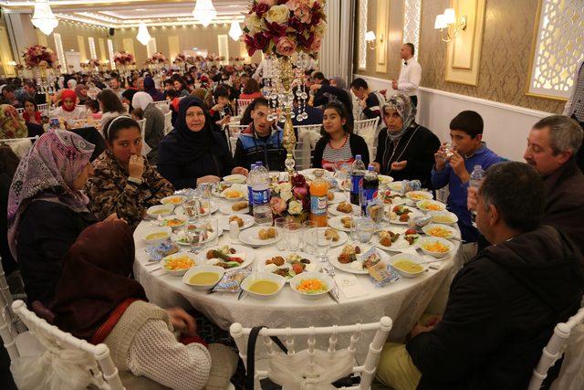 Başakşehir’de engelli vatandaşlar ve aileleri iftar yaptı