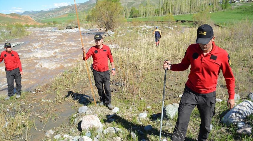 Kars&rsquo;ta kaybolan Nurcan&rsquo;ı arama &ccedil;alışmaları yeniden başladı