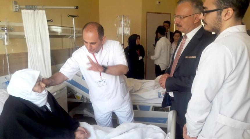 Rekt&ouml;r Akın Levent&rsquo;ten hasta ziyareti