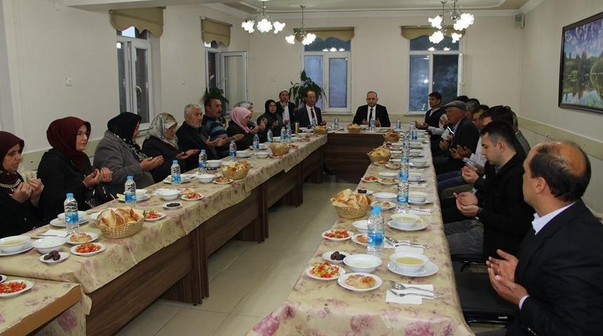 Şehit ve Gazi ailelerine iftar yemeği
