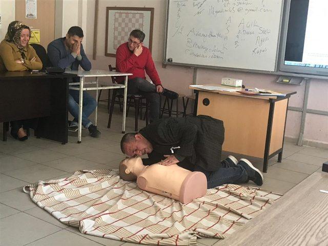 Öğretmen ve idarecilere ilk yardım semineri