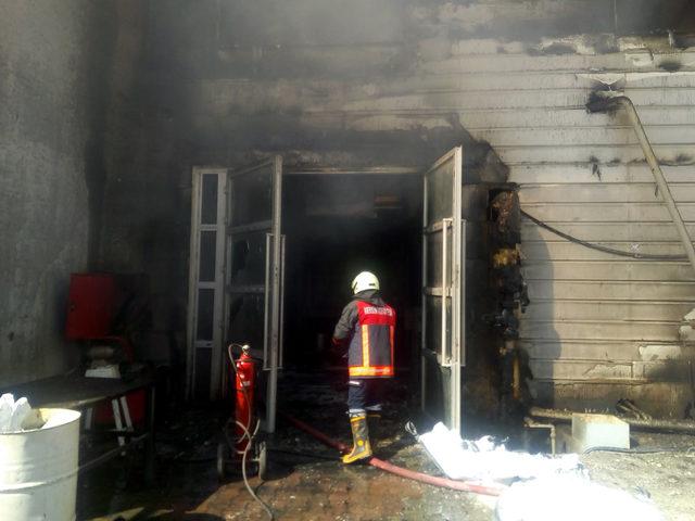 Mersin de strafor fabrikasında yangın 2