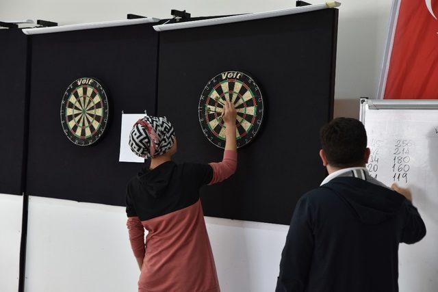 Bursa’da ‘Engelsiz’ dart  heyecanı