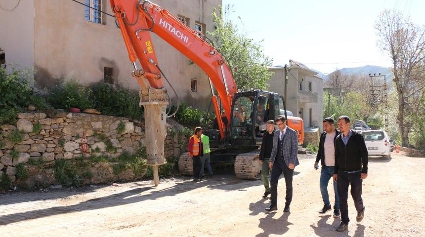 Başkan Tanğlay, altyapı çalışmalarını inceledi