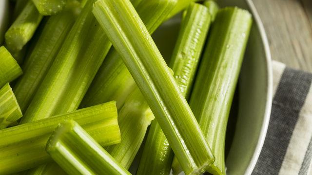 Siparişlere yetişemiyorlar! Fazla kilodan kurtulmak isteyenlerin kereviz sapı talebi