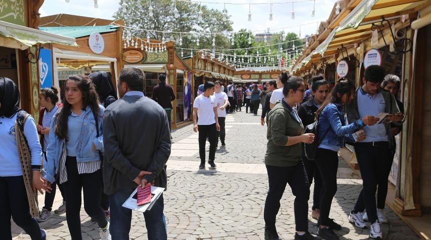 Beşinci Gaziantep kitap ve k&uuml;lt&uuml;r g&uuml;nleri başlıyor