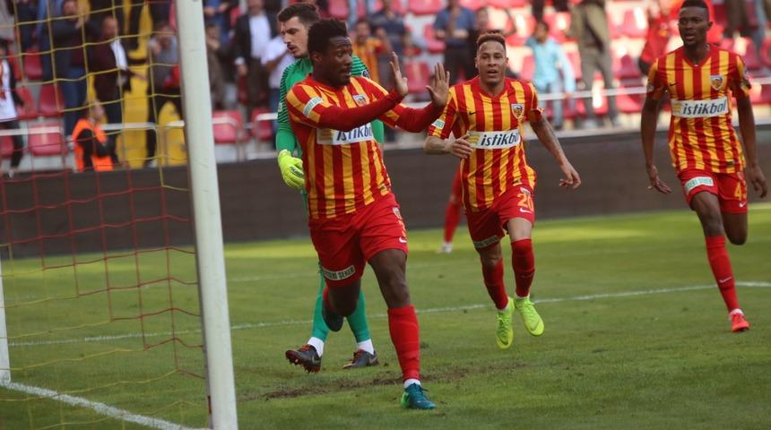 Asamoah, gollerine antrenmanda da devam etti