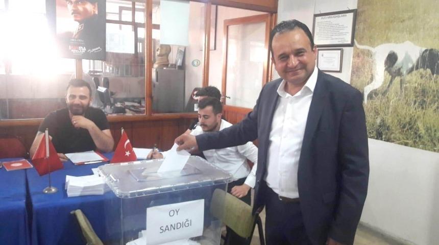 Salihlili avcılar yeni başkanını se&ccedil;ti