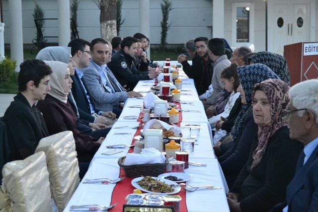 Kaymakam Budan, şehit aileleri ve gazilerle iftarda buluştu