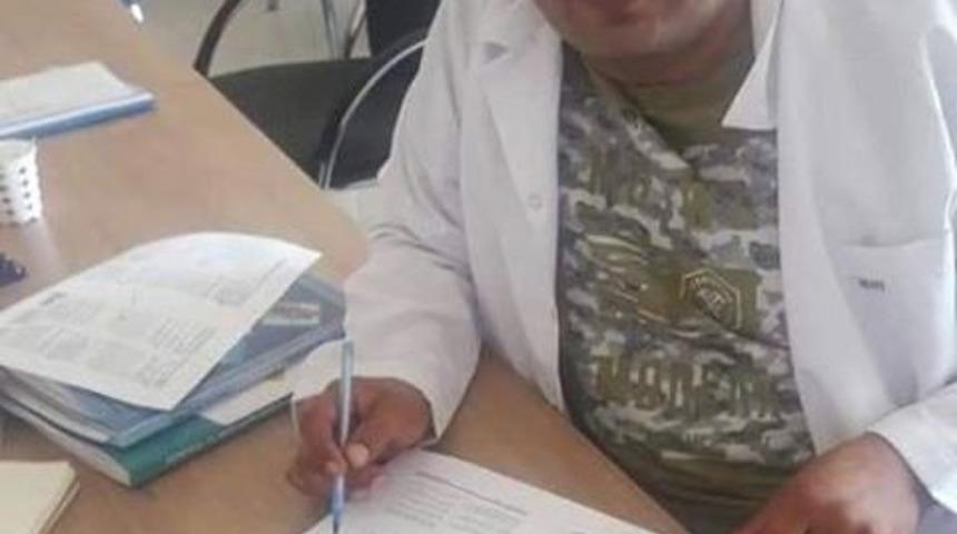 &Ouml;ğrencilerine &uuml;cretsiz sınav deneme kitabı yazıyor