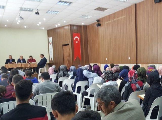 Anadolu İmam Hatip Lisesi öğrencileri Ramazan ayında camilerde gönüllü görev yapıyor