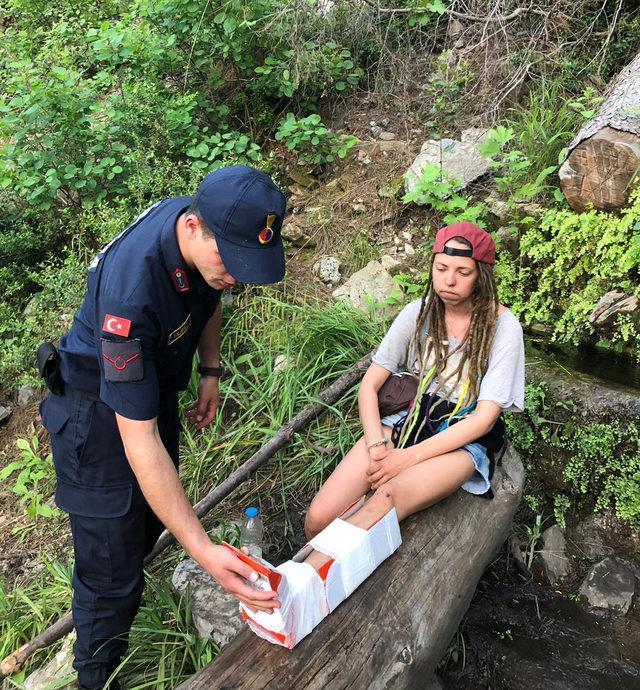 Kanyonda ayağı kırılınca mahsur kalan Rus turist kurtarıldı