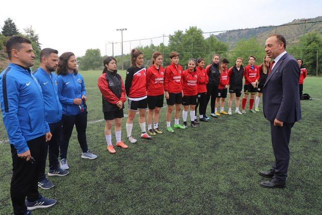 Turgutlu’nun kadın futbol takımı 2. Lig yolunda