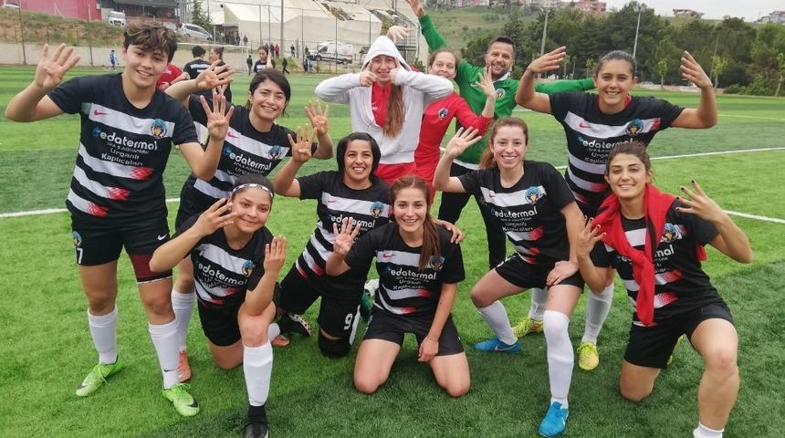 Turgutlu&rsquo;nun kadın futbol takımı 2. Lig yolunda