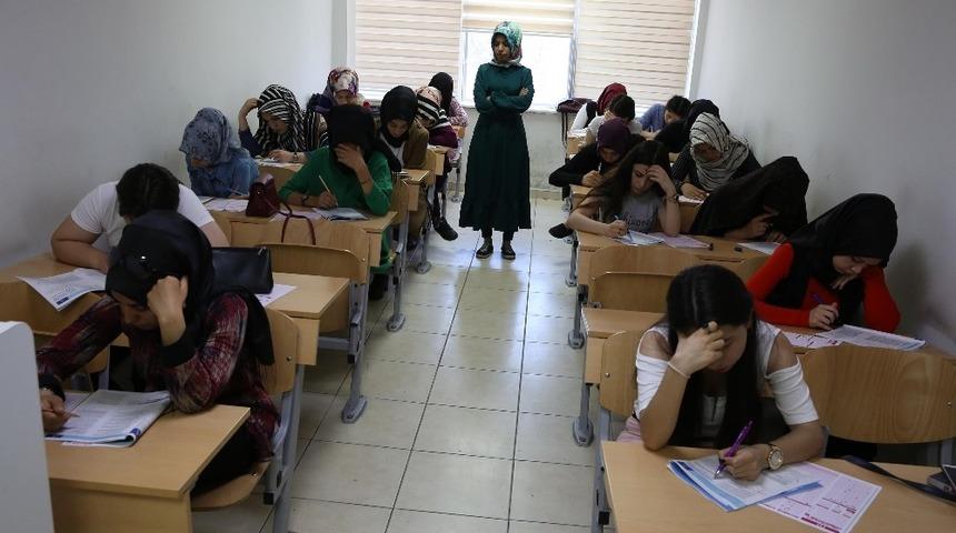 Haliliye&rsquo;de &ouml;ğrenciler sınavlara hazırlanıyor