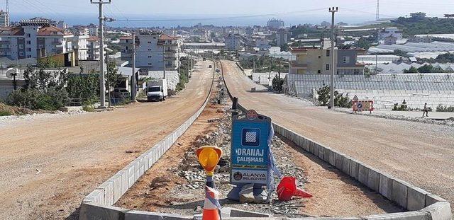 Alanya Belediyesi’nden yol çalışmaları