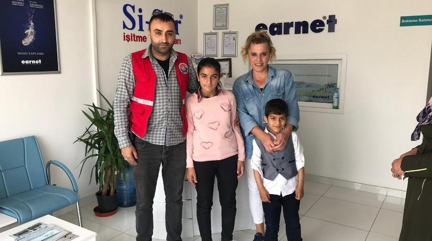 Elif ve kardeşinin duyma sevinci