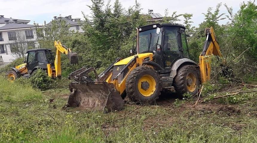Stadyum &ccedil;evresi temizlendi