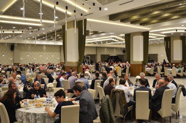 Bozüyük Karadenizliler Derneği iftar yemeği verdi