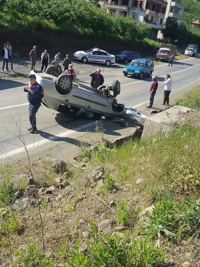 Kazadan sonra kucağından bırakmadığı minik kızı, hastanede kurtarılamadı