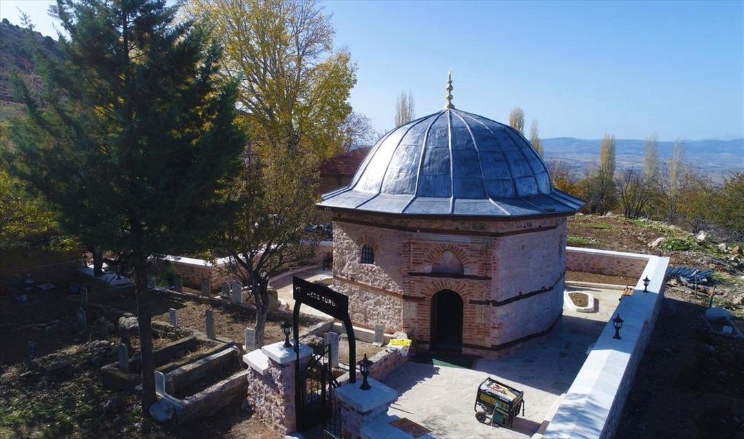 700 yıllık Veli Dede T&uuml;rbesi yok olmaktan kurtarıldı 