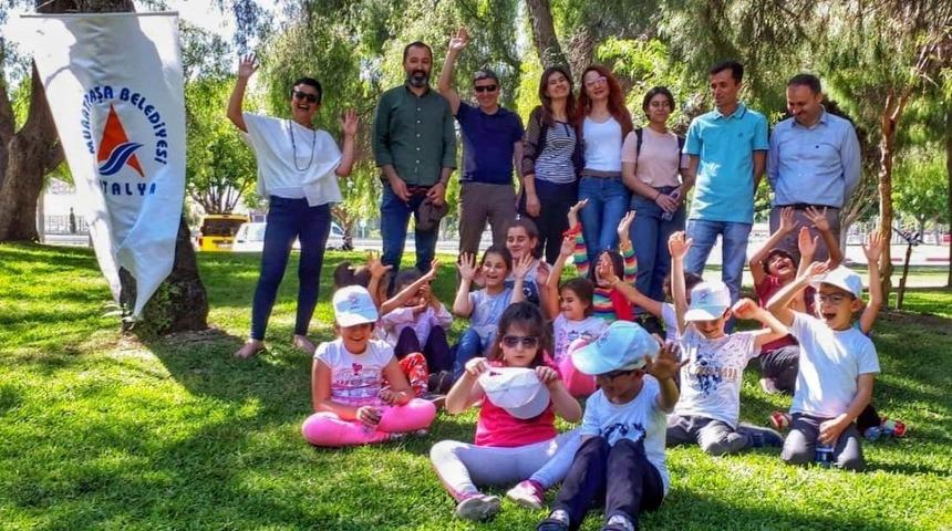 Muratpaşa Belediyesi, g&ouml;rme engelli &ouml;ğrencileri unutmadı