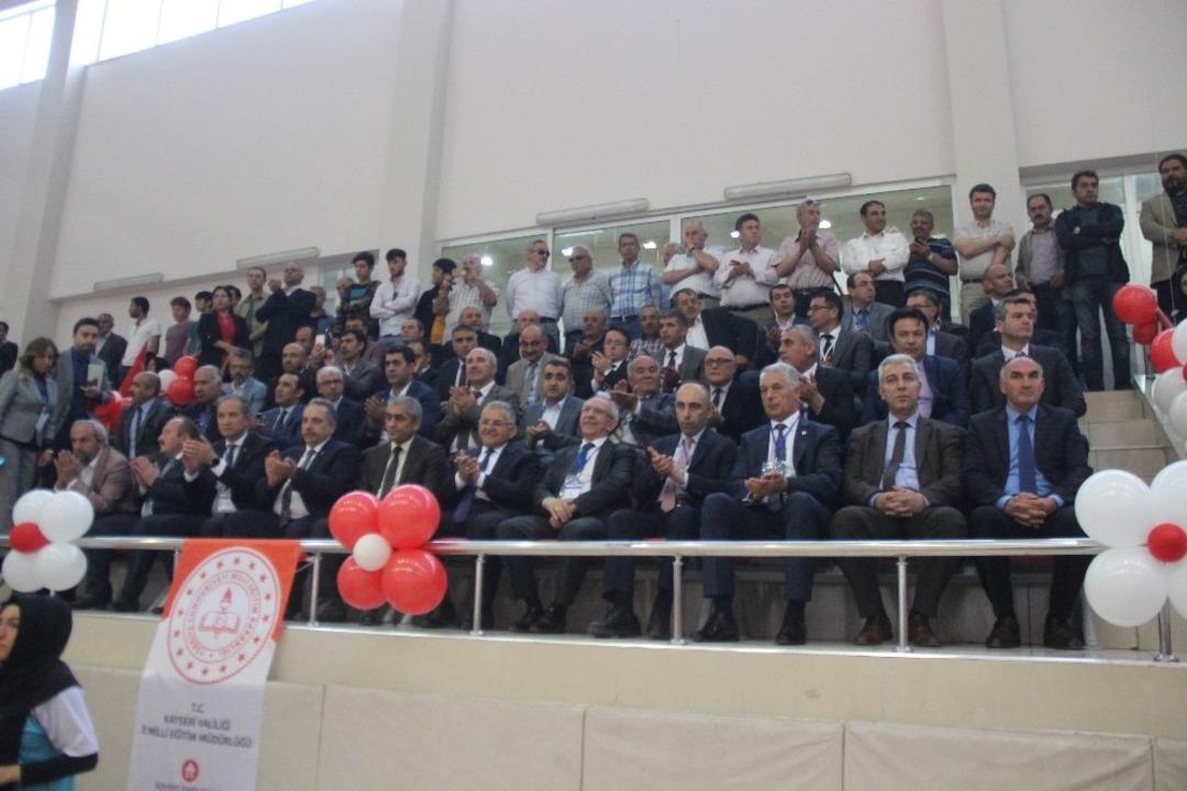 &Ouml;zel &ccedil;ocukların şenliği yoğun ilgi g&ouml;rd&uuml;