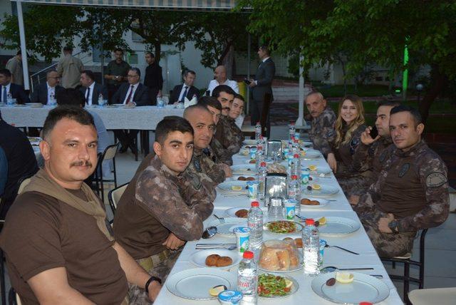 Vali Atik, emniyet teşkilatı mensupları ile iftarda buluştu