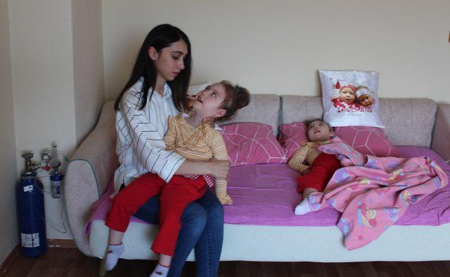4 yaşındaki ikizlerin hastalığına teşhis konulamadı