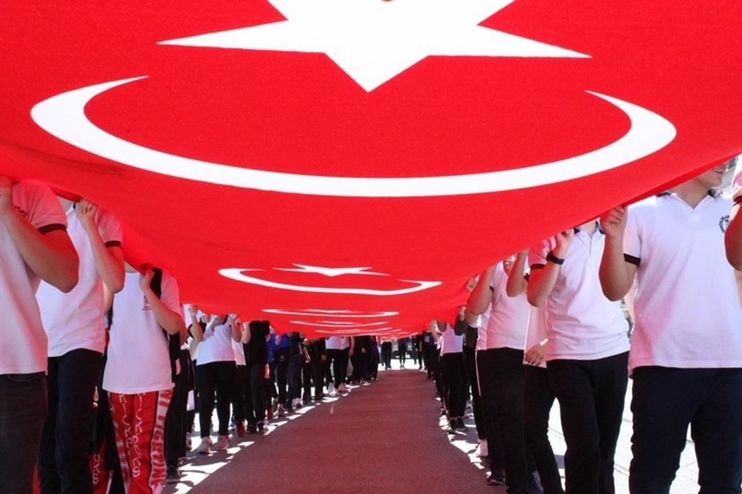 D&uuml;zce&rsquo;de Gen&ccedil;lik Haftası renkli g&ouml;r&uuml;nt&uuml;lerle kutlanıyor