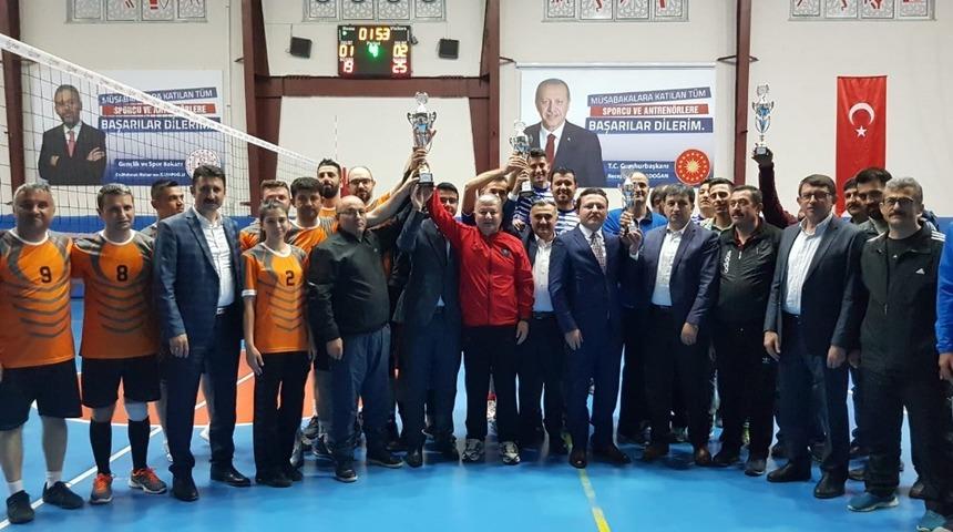 Nefes Kesen Final ma&ccedil;ında şampiyon &Ouml;mer Mavi oldu