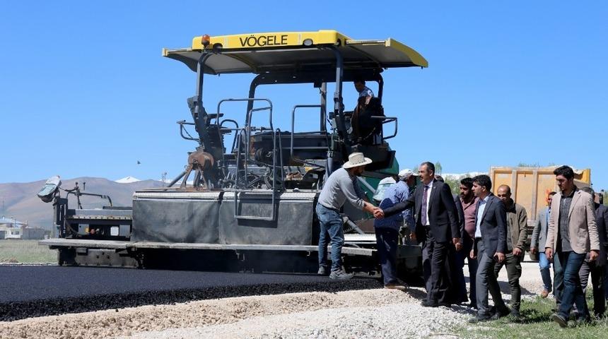 Gürpınar Belediyesinden sıcak asfalt çalışması