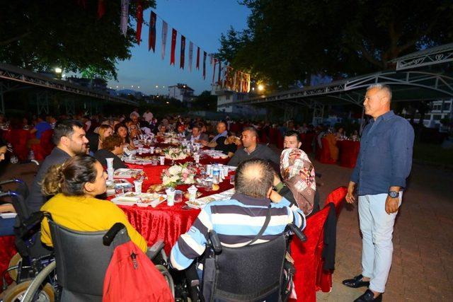 Manavgat Belediyesi’nden engelsiz iftar