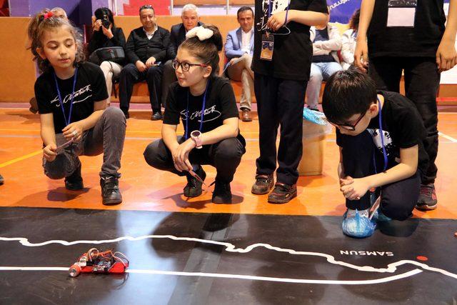 İstiklal Yolunda robotlarını yarıştırdılar