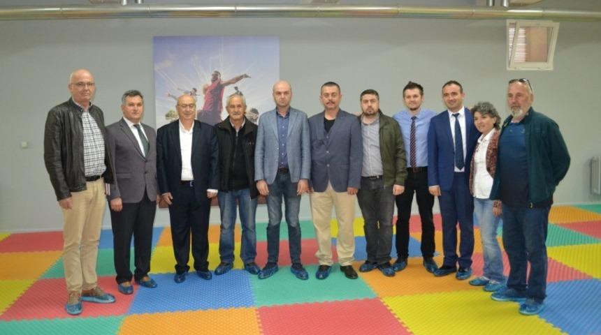 200 bin lira harcayarak spor salonuna d&ouml;n&uuml;şt&uuml;rd&uuml;ler